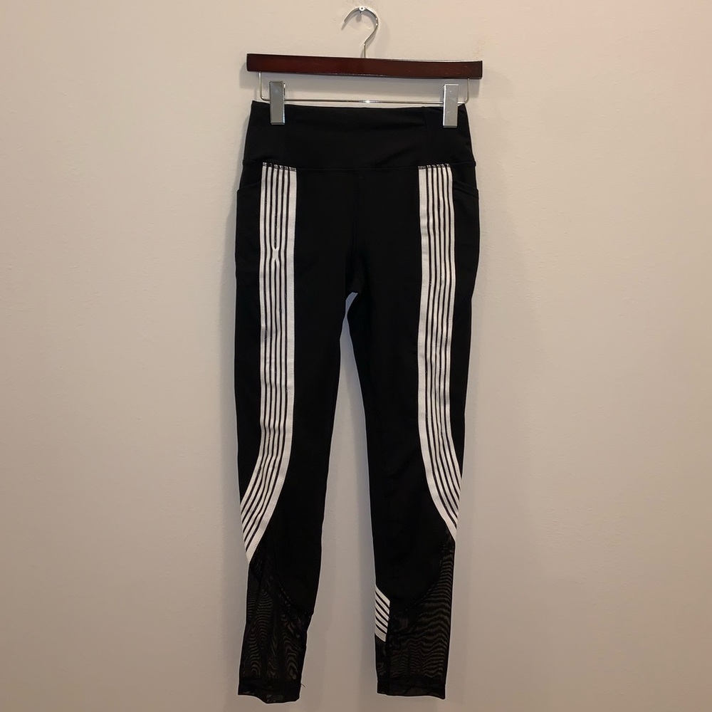 Avia Black & White Striped leggings size XS - Picture 2 of 10